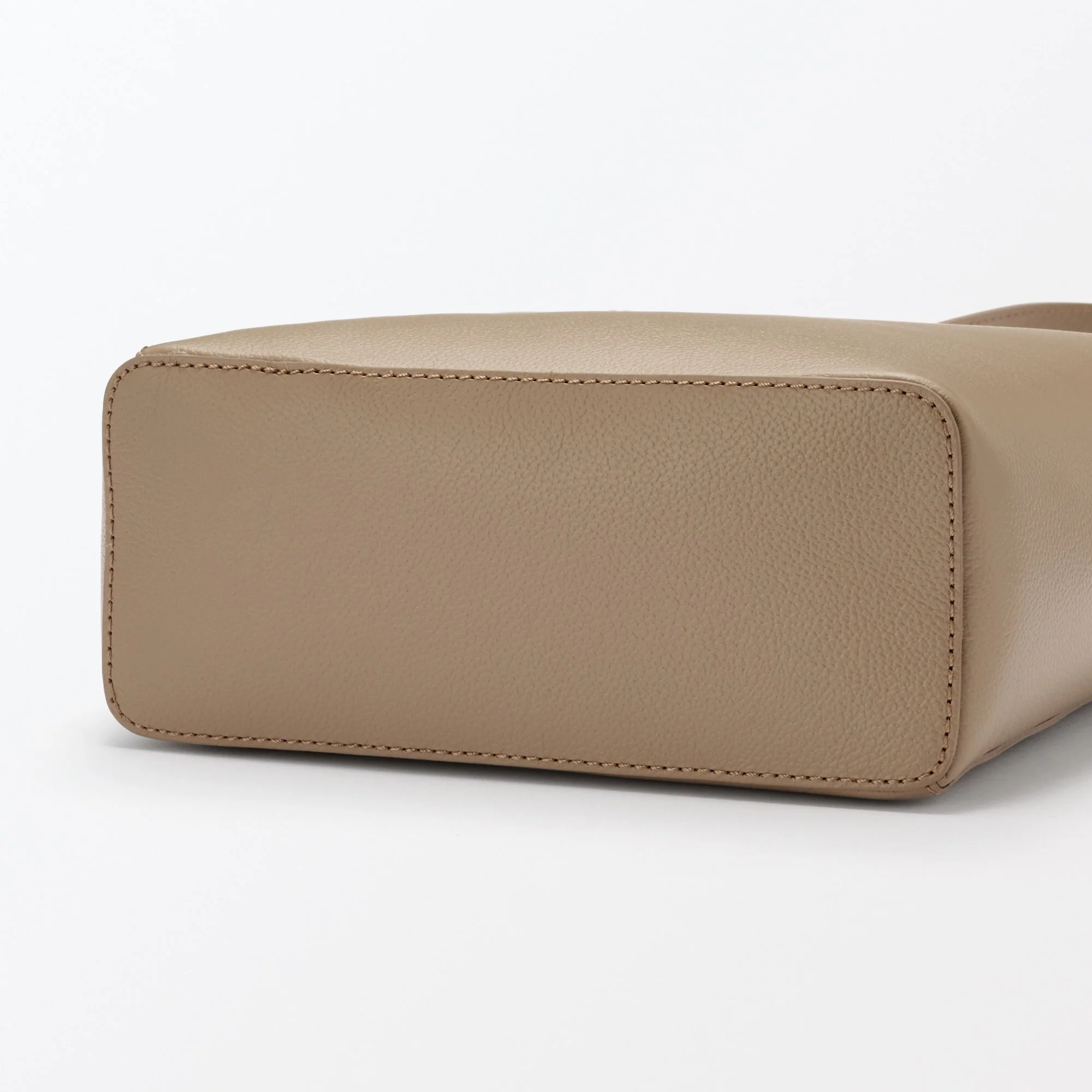 Tanned Leather Shoulder Bag - Image 14