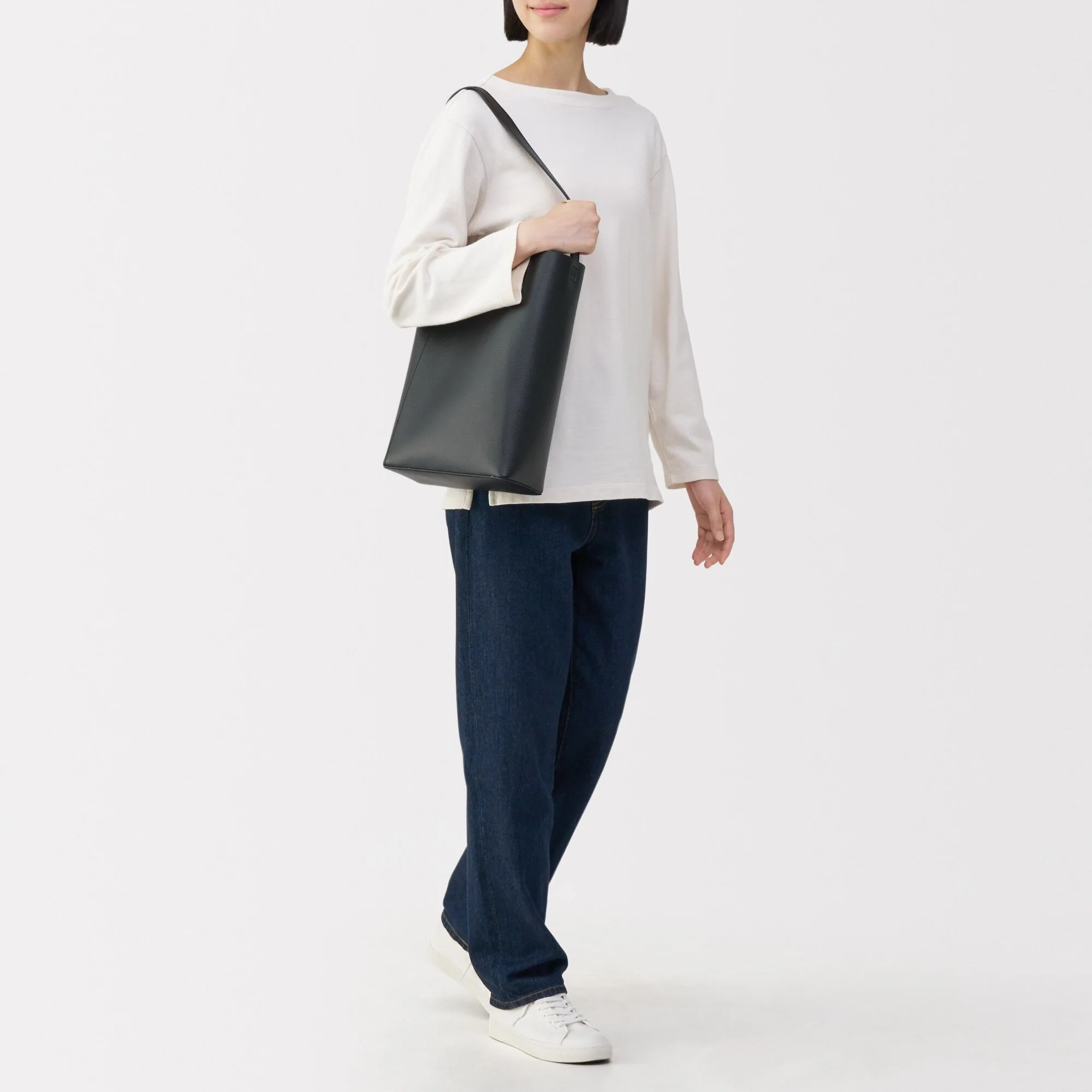 Tanned Leather Shoulder Bag - Image 3