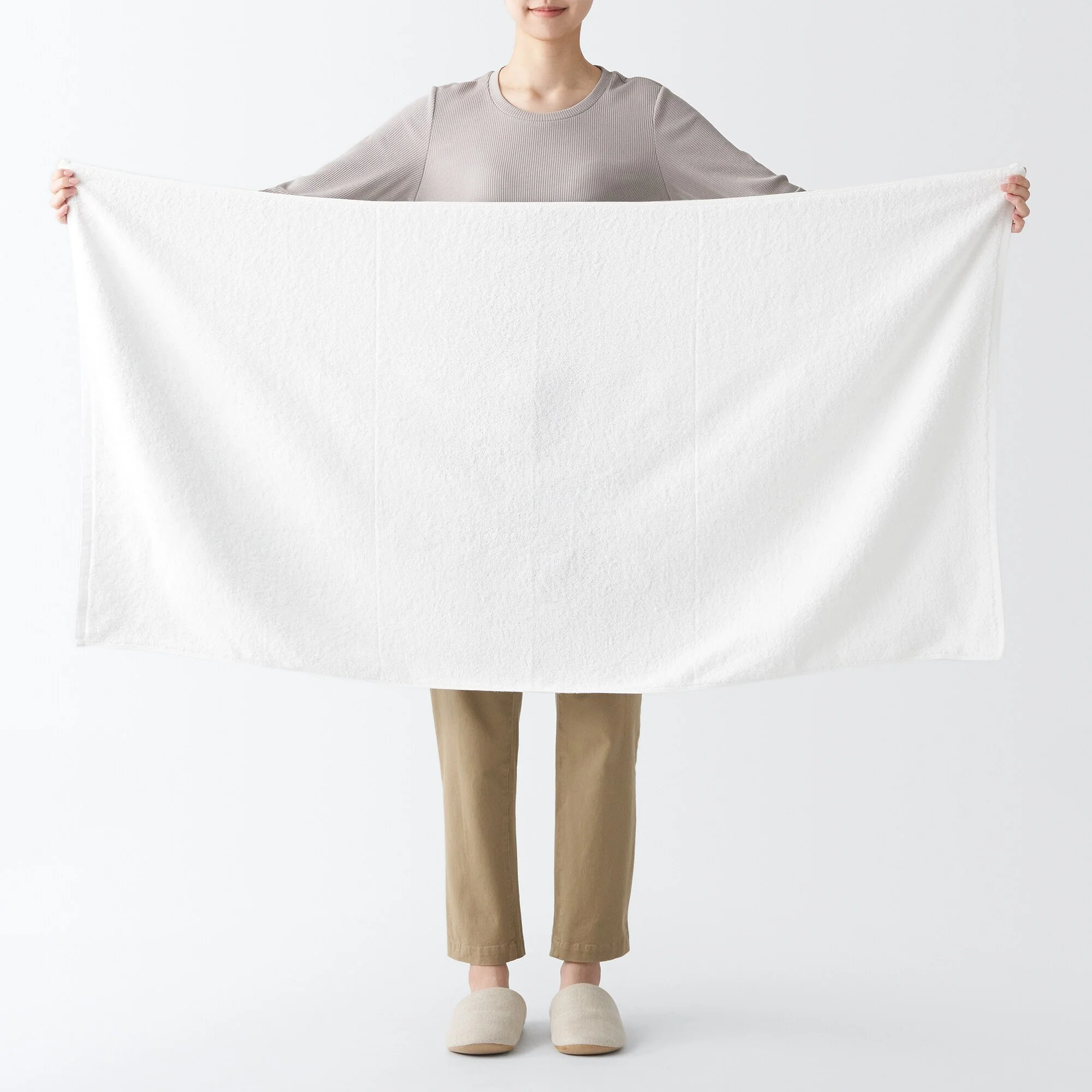 Thick Pile Weave Bath Towel - Image 15