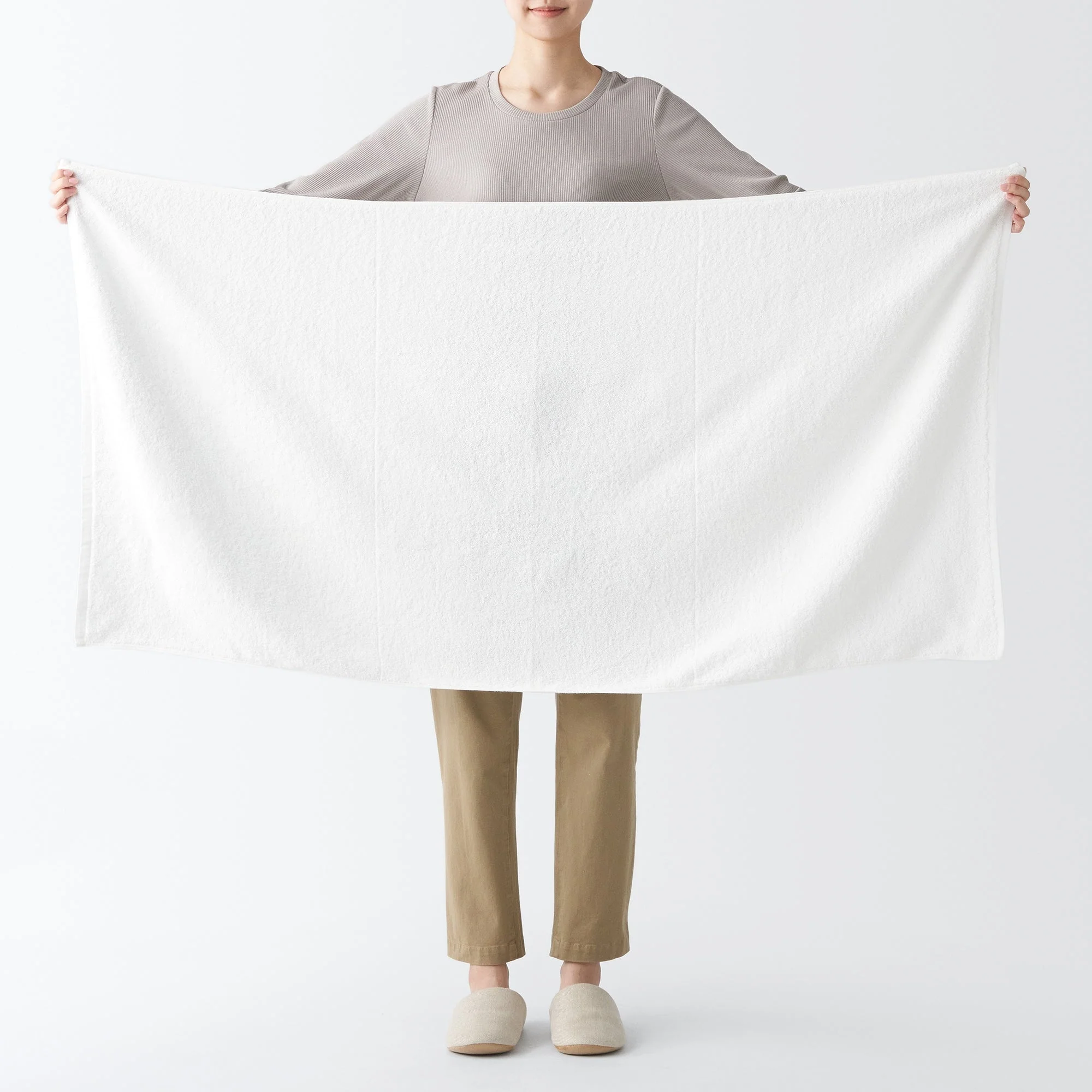 Twin Pile Bath Towel with Loop - Image 10
