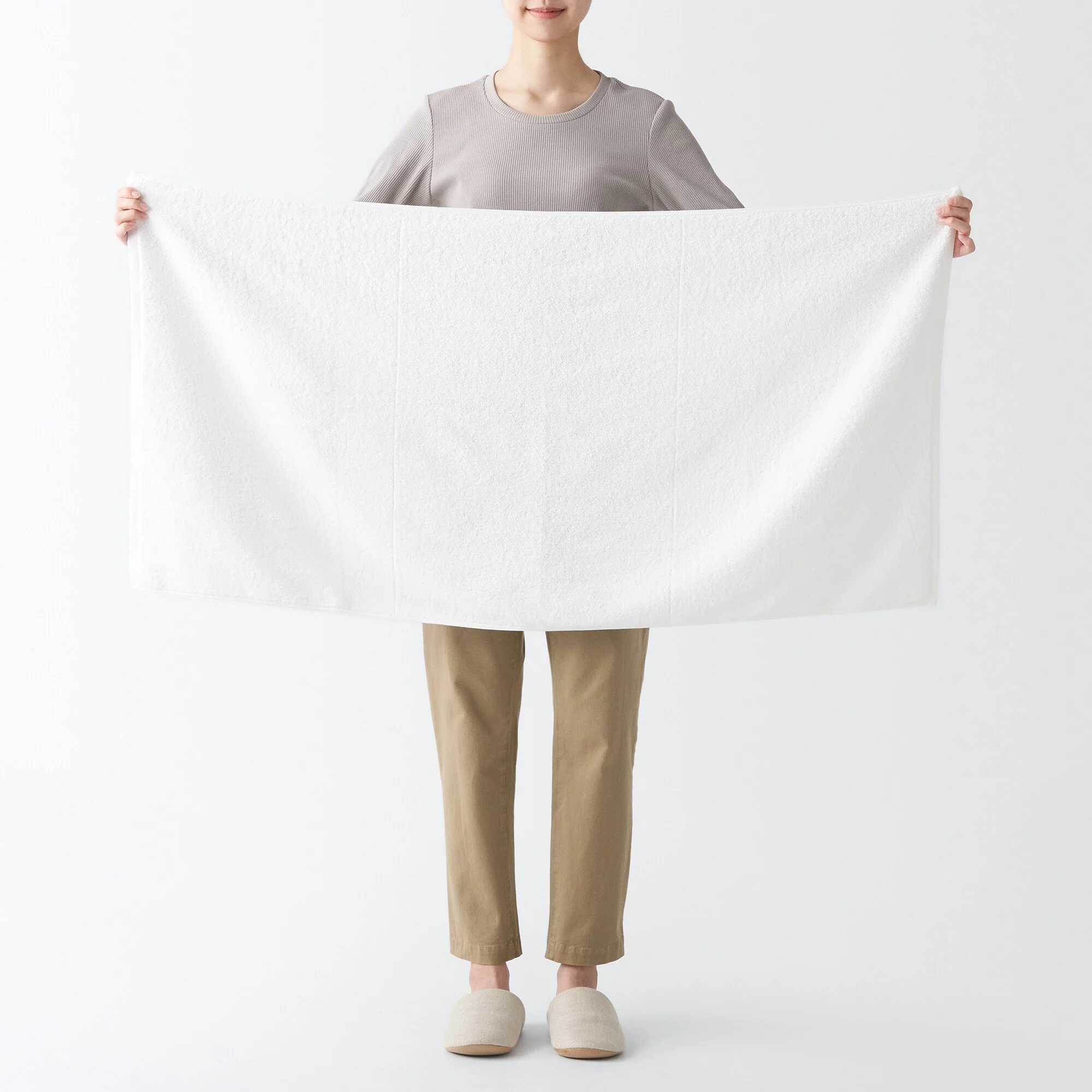 Twin Pile Small Bath Towel with Loop - Image 10