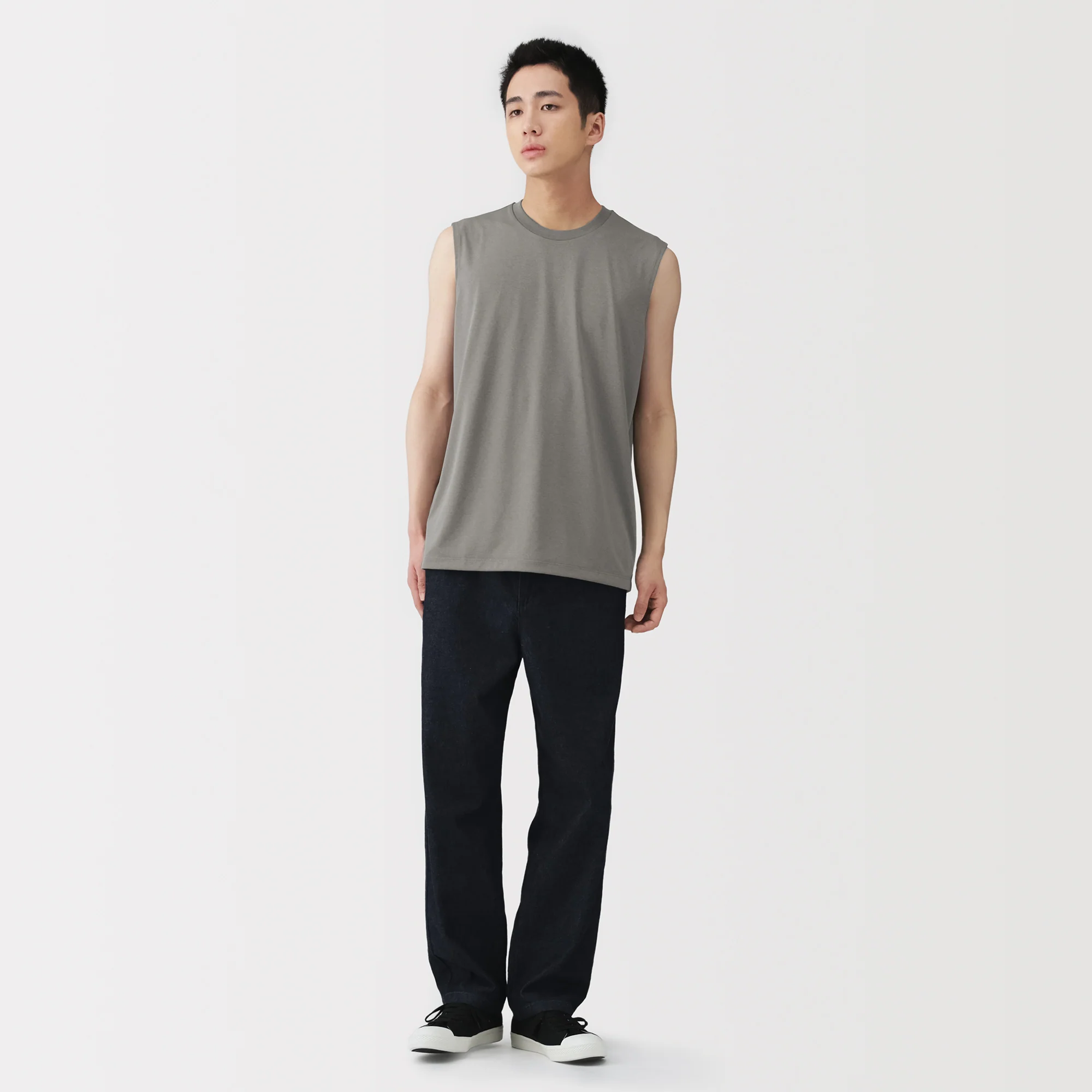 UV Protection Sleeveless T-Shirt - Image 4