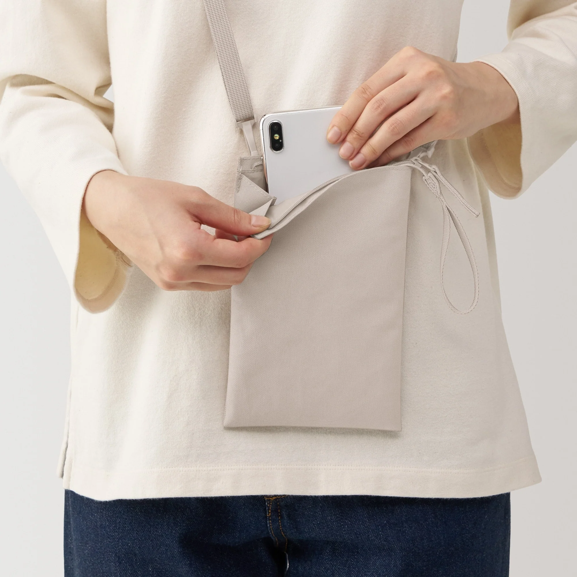 Water Repellent 2-Way Mini Sacoche - Image 10