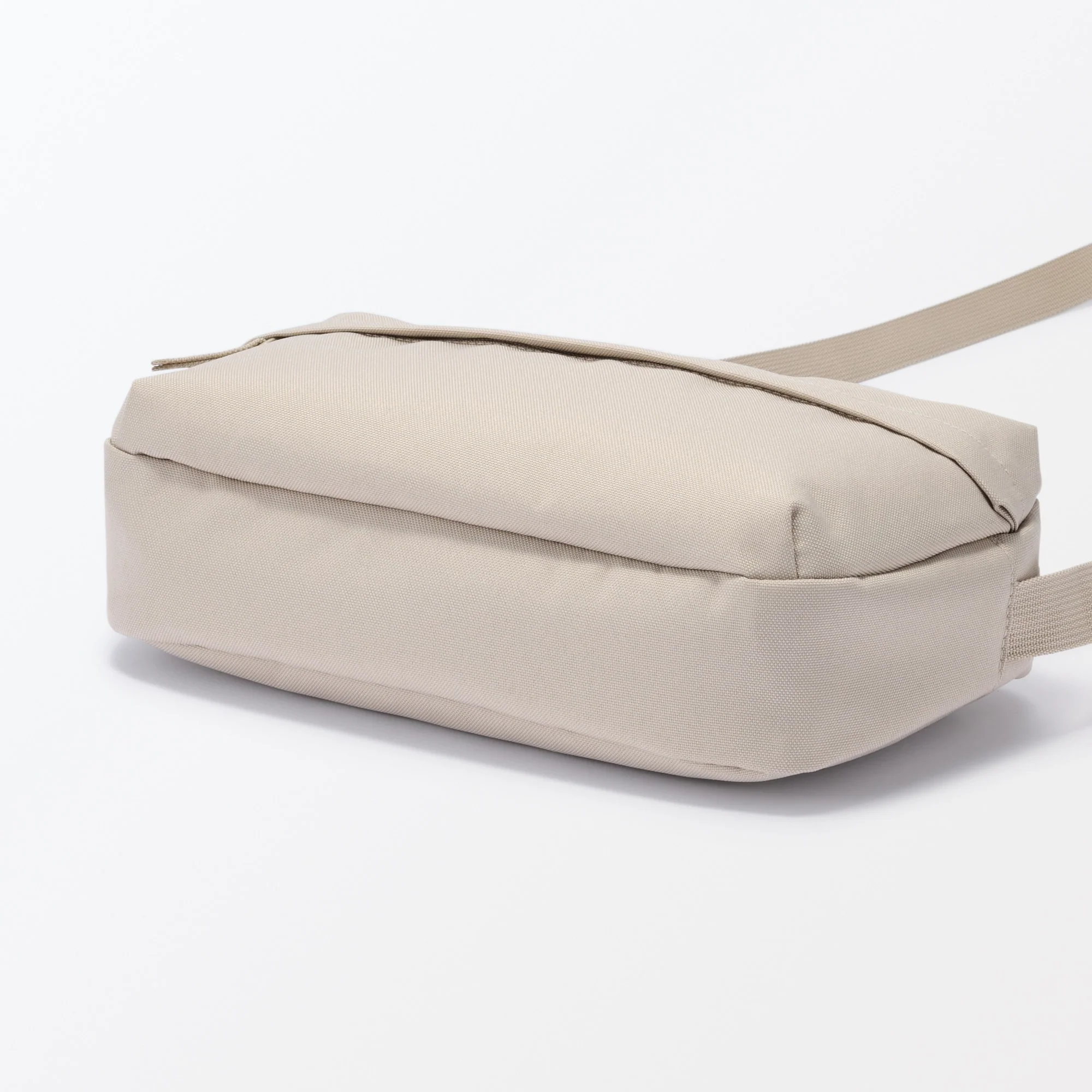Water Repellent Shoulder Bag - Image 33
