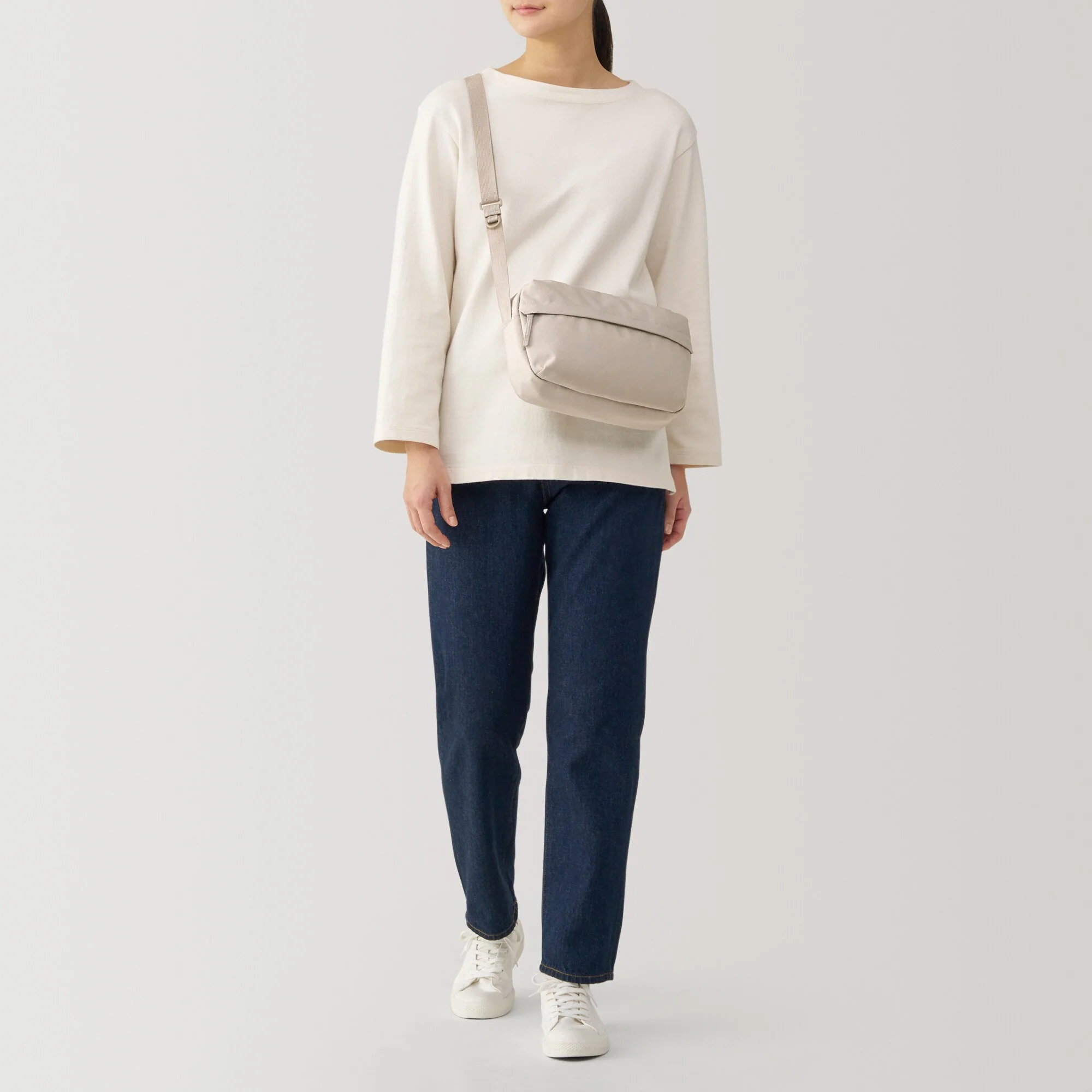 Water Repellent Shoulder Bag - Image 39