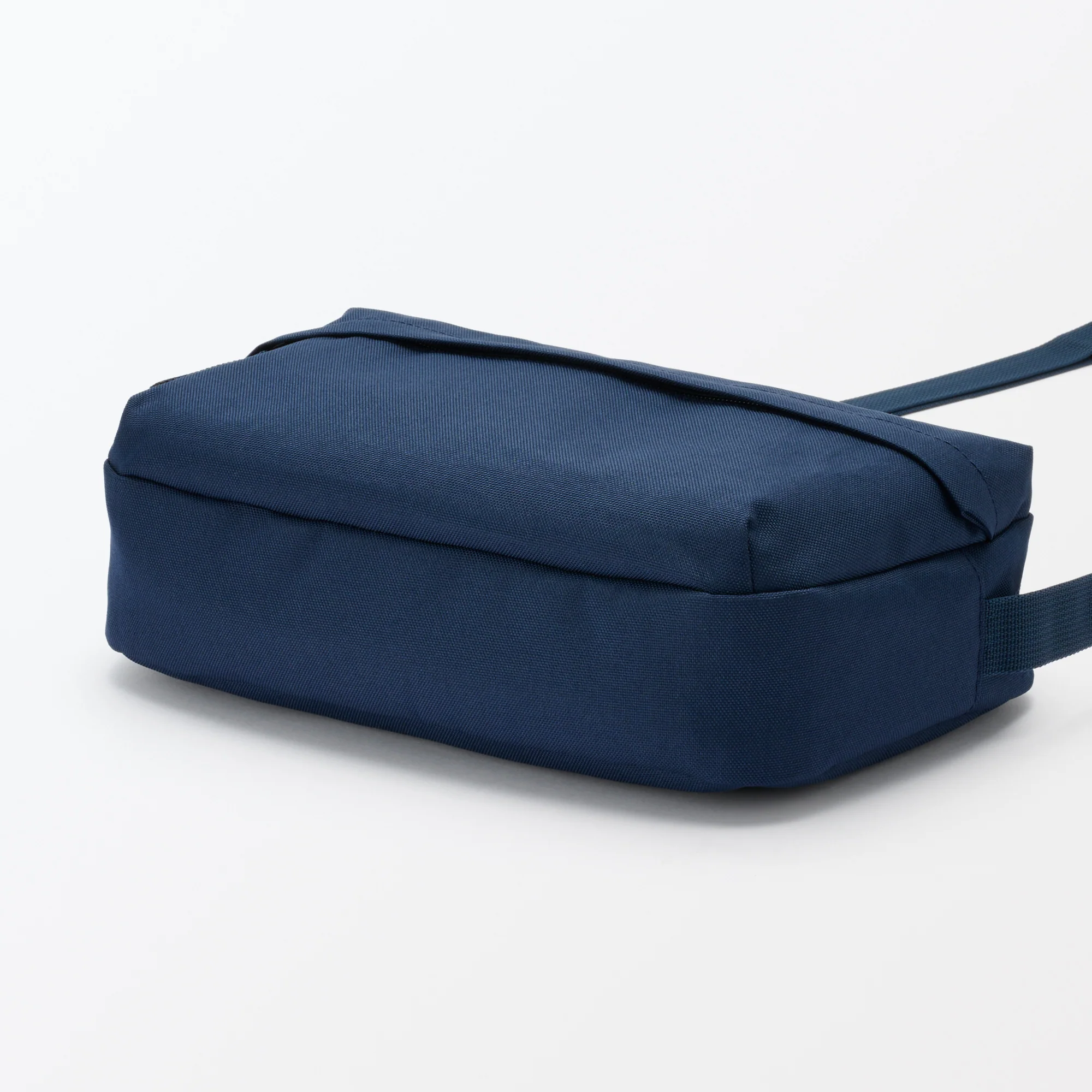 Water Repellent Shoulder Bag - Image 73