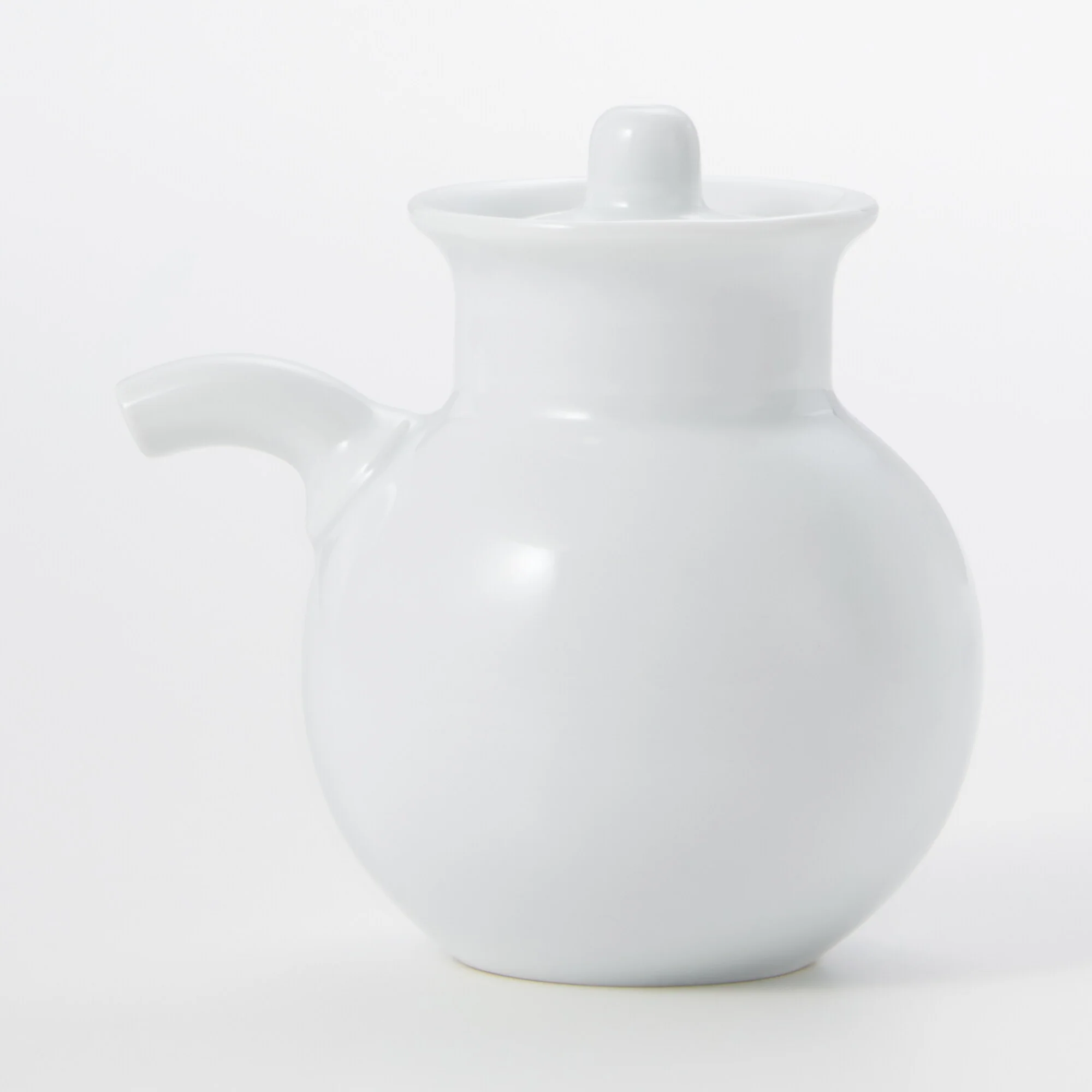 White Porcelain Sauce Pot - Image 2