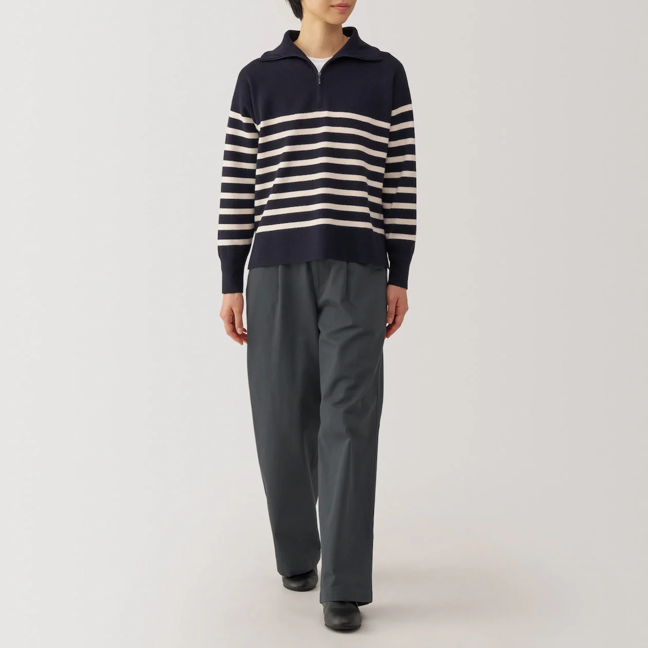 Women's Slub Yarn Chino Darted Wide Pants - Image 4