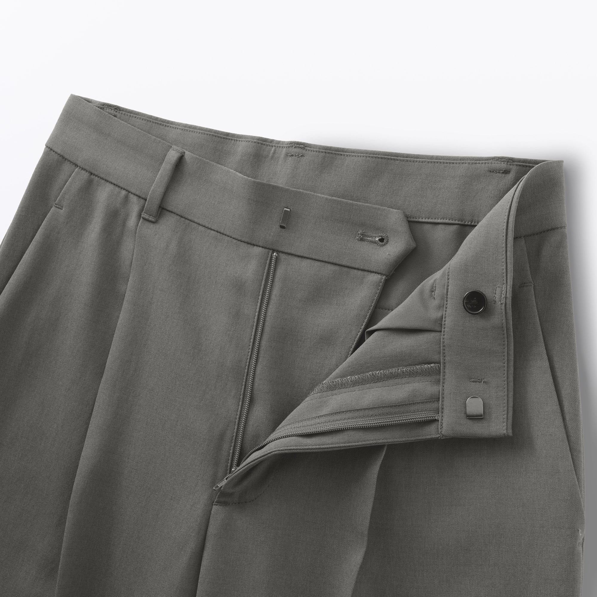 Women's Water Repellent Pleated Straight Pants - Image 9